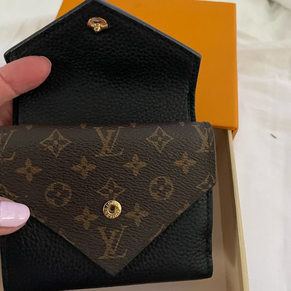 Louis Vuitton Double V wallet NWOT